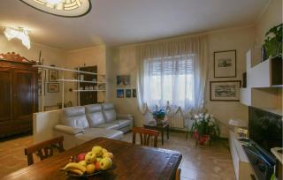 2 Bedroom Beautiful Apartment In Marina Di Carrara - 9