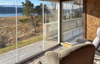 Beach Front Home In Engeløya With House A Panoramic View - 8