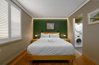 St Kilda Road Central - Pool, Gym & Tennis Court - 4