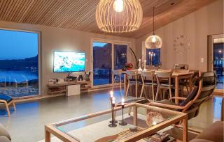 Nice Home In Farsund With Private Swimming Pool, Can Be Inside Or Outside - 7