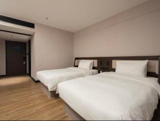 HanTing Hotel Shenzhen Bao'an International Exhibition Center - 1