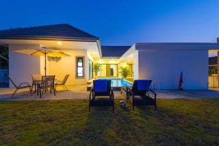 Private Modern 3 Bedroom Pool Villa (AV2) - 7