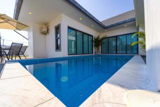 Private Modern 3 Bedroom Pool Villa (AV2) - 4