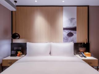 Orange Hotel Shenzhen Longhua subway station - 1