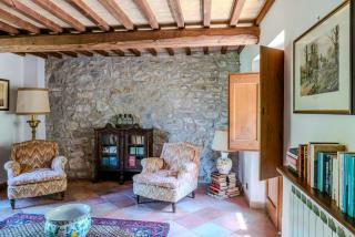 Charming Villa Overlooking Valfabbrica - 4