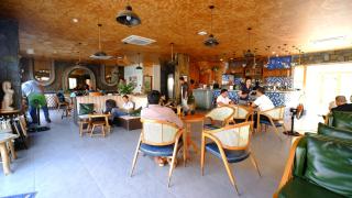 AT Hotel & Café in Sunset Town - Phu Quoc - 9