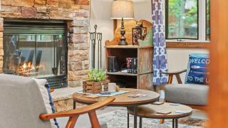 Boulder Pointe by AvantStay Deck Forest Views Boulder Lake Club Passes - 2