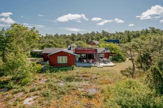 1930S House With Roof Terrace Near Visby - 0