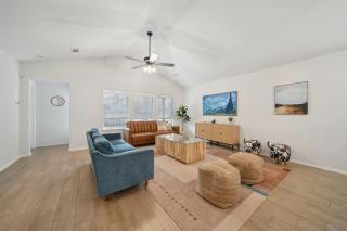 Spacious 4BR with Fire Pit Games Midtown Near TU - 1