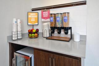 Hampton Inn and Suites St. Cloud - 3