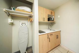 Super 8 by Wyndham Kingston - 4