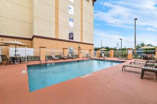 Comfort Suites Orlando International Airport - 3