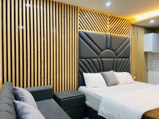 The Warmwood Studio - 1