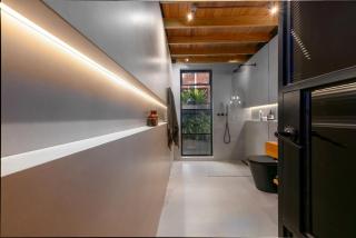 Luxury South Yarra Sanctuary - Cinema & Courtyard - 5