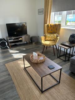 44 Gower holiday village Ty Gŵyr Cosy 2 bedroom Chalet with a seasonal indoor pool - 9