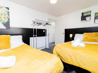 Vibrant 2BR Flat, Steps to City Centre - 8