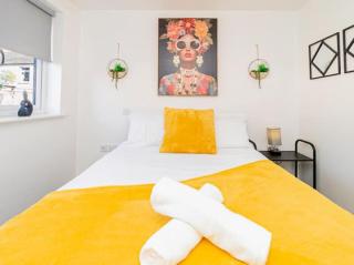 Vibrant 2BR Flat, Steps to City Centre - 3