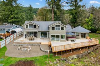 River's Rest - Waterfront Views, Hot Tub, Grill & Fire Pit home - 0