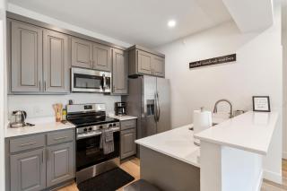 Stylish Suite 206 by Downtown & Convention Center! - 2
