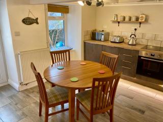 Tradewinds cottage, Brixham harbour and sea views - 5