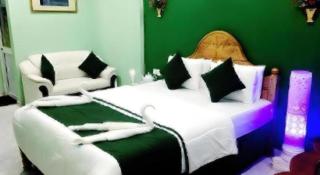 Kings Hotel Restaurant And Bar - 4