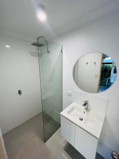 Modern, Comfortable Home Steps from Swan River in South Perth - 2
