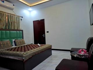 Galaxy Inn Guest House - 1