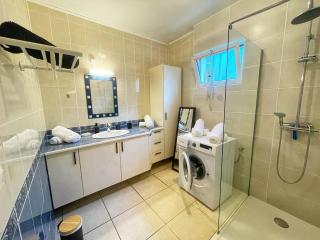 Gîte avec piscine partagée - 4 pers. - FR-1-786-92 - 2