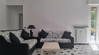 Black and White family home - 4