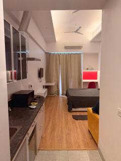 Studio 1810 - 8