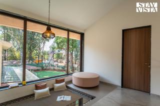 Misty Dews by StayVista - 4BHK Villa with Jacuzzi & Bar - 4