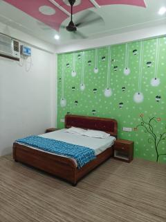 Shri Ram Vila Guest House - 1
