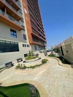 Modern Studio 10 min to Airport Pool & Gym - 1