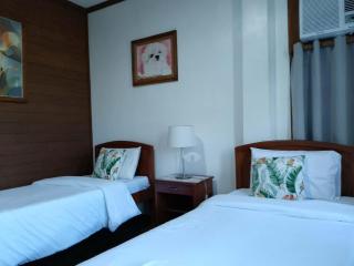 REKWOOD Hotel - 8