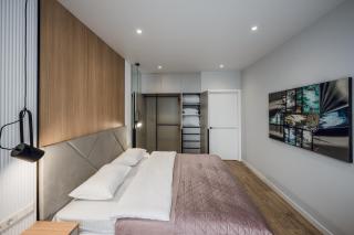 21-121 Poetika, Degtyarivska 25e, Kyiv, Shuliavska metro nearby, fantastic city view, Petrovdom Apartment - 2