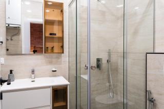 Modern Private Apartment with Balcony & Fast Wi-Fi & Self Check-in - 6