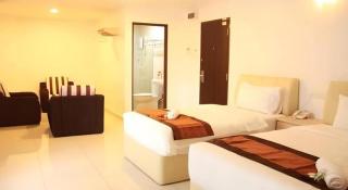 Peach Hill Hotel & Cafe - 3