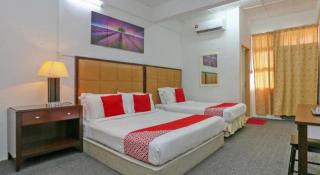 OYO 89922 The Sarina Hotel & Cafe - 2