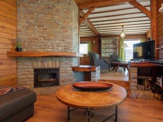 Vintage Villa with Private Garden in Rendeux - 4