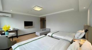 GreenTree Inn Hefei East Wangjiang Road CTCE Express Hotel - 4