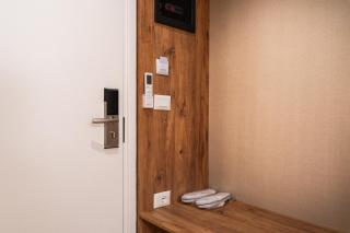 Modern Private Apartment with Balcony & Fast Wi-Fi & Self Check-in - 3