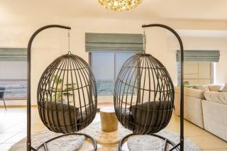 Wake Up to Sea Views Stylish 1BR in JBR - 6