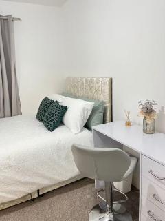 Escape the City with Hilton home - 7