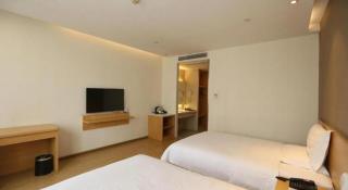 7 Days Premium Chongqing Longtou Temple North Railway Station Center - 1