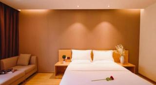 7 Days Premium Chongqing Longtou Temple North Railway Station Center - 3