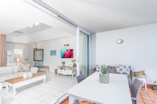 Ocean Blue at Chakas Cove, Beachfront Apartment - 1