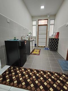 ZR Bayu Homestay - 0