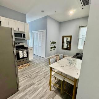 Grand Deluxe 1BR Penthouse near Newark Airport - 1