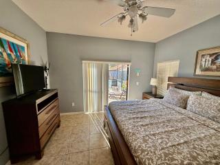 Grand Luxury Grove 4BR Home Near Disney - 1