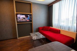 216 Eagle Palace Suite - 2